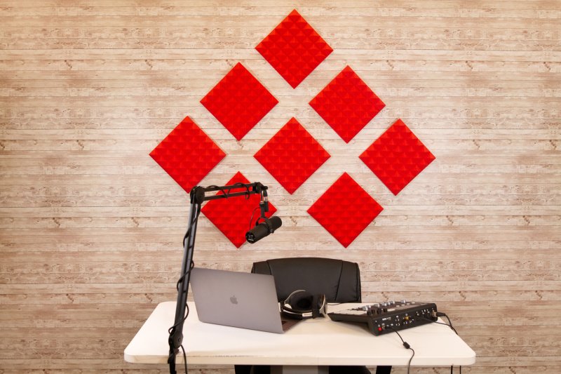 Gator GFW-ACPNL1212PRED-8PK 8 Pack of Red 12" x 12" Acoustic Pyramid Panel 