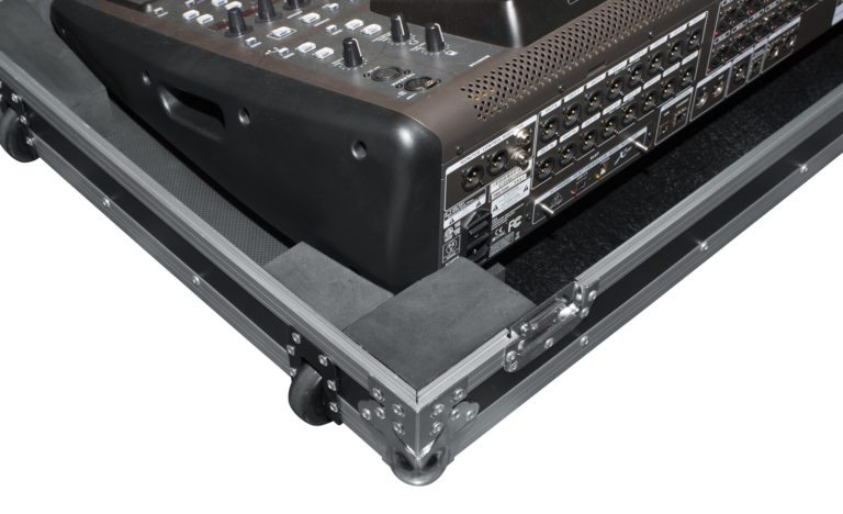 Gator GTOUR-X32NDH Road Case For Behringer X-32 