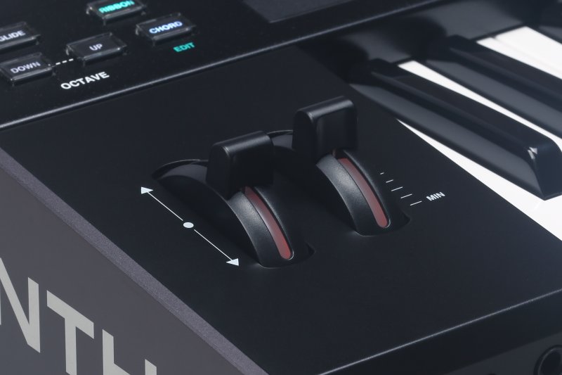 Ashun Sound Machine Lskb 16-Voice Algorithmic Keyboard Synth with Analog Filters