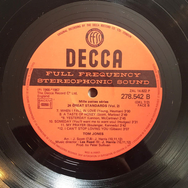 24 grands standards Tom Jones
